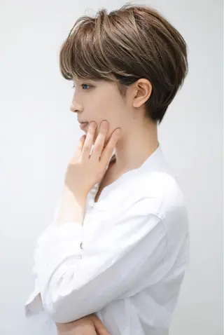 ショート カラー ディレクター ノナカのヘアスタイル