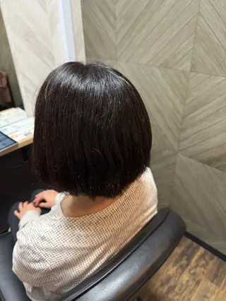 カラー 梨本 二葉のヘアスタイル