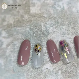 ネイル myu天神店 かえでのネイルデザイン