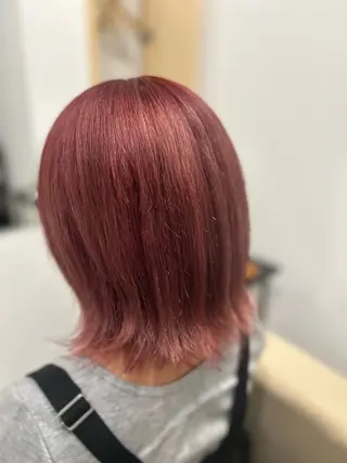 ミディアム カラー 岡田 愛理のヘアスタイル