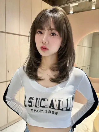 ミディアム カラー ヘアアレンジ 吉田 晴香のヘアスタイル