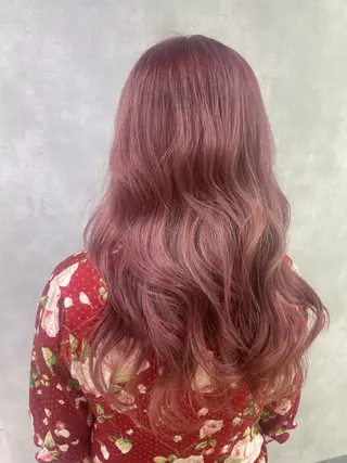 ロング 大久保 佳奈のヘアスタイル