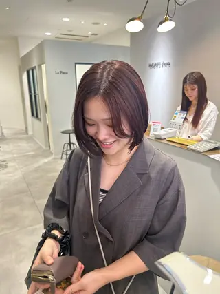 ミディアム カラー オリーブベージュ/ ブリーチなし透明感のヘアスタイル