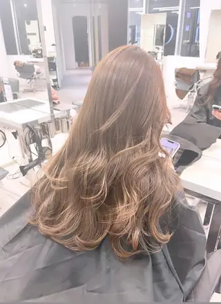 ロング カラー LANTERDIT所属・武藤 愛永のヘアスタイル