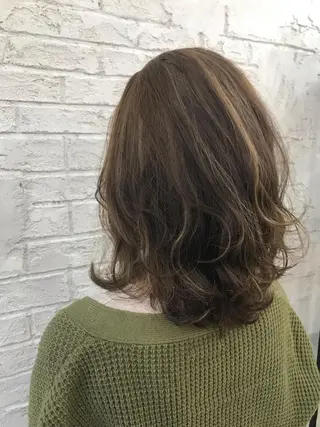 ミディアム 🇺🇸ハイライト特 化美容師🇺🇸漆沢のヘアスタイル