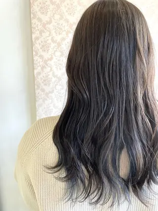 カラー ヒヨシ ルナのヘアスタイル