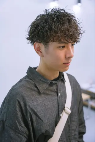 ショート パーマ メンズ スパイキーショート パーマ　具志堅　太志のヘアスタイル