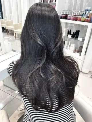 ロング カラー 🩵yui /毛流れパーマ🪽のヘアスタイル