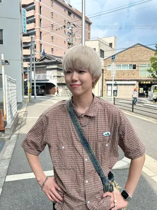 ショート カラー メンズ 中崎町ハイトーン🫧 神崎 源のヘアスタイル