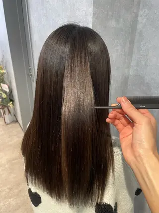 セミロング 🌐NATSUMI 🌐【寒色カラー】のヘアスタイル