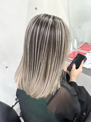 ショート カラー りょうへい/ 全頭ブリーチ/渋谷のヘアスタイル