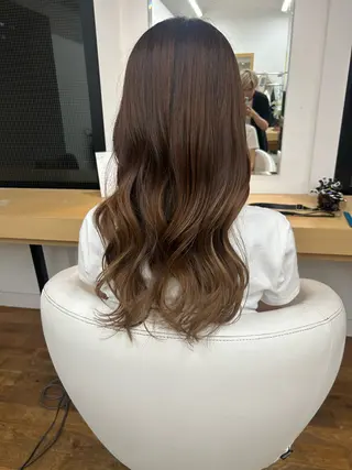 ロング 牧村 比菜乃のヘアスタイル