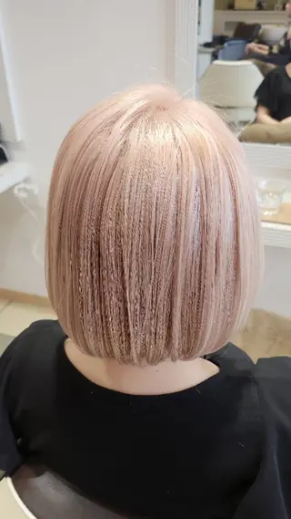 ショート ブリーチ 艶カラー🪄莉南のヘアスタイル
