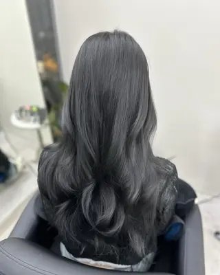 ロング カラー 暖色系ツヤカラー コトノ🫧のヘアスタイル