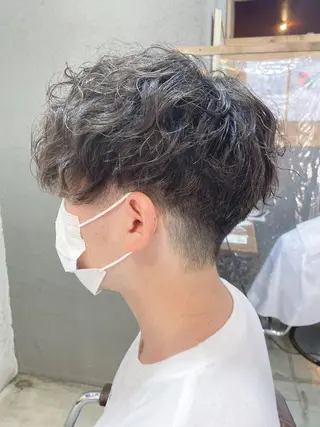 ショート パーマ メンズ 桜田 修未のヘアスタイル