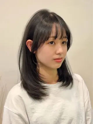 ミディアム カラー i.Ehime所属・VIEW EHIME 齋藤  あつきのヘアスタイル