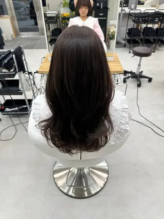 ロング カラー Aura所属・丸山 心 / 艶カラーのヘアスタイル
