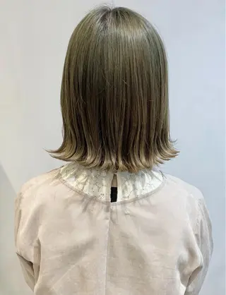 ミディアム カラー ainico.所属・明治神宮前 NANAMIのヘアスタイル