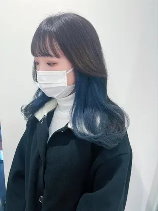 セミロング カラー 韓国レイヤーカット/ ダブルカラーのヘアスタイル