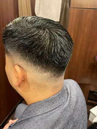 ショート メンズ 海老原 コウのヘアスタイル