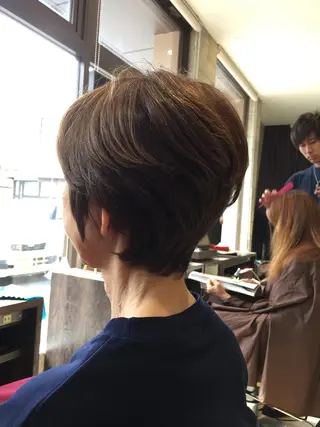 ショート カラー 駒田 拳児のヘアスタイル
