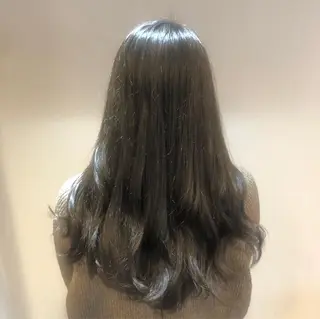 ロング カラー 新井 友菜のヘアスタイル