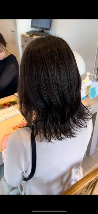 ミディアム 柳原 悠希のヘアスタイル
