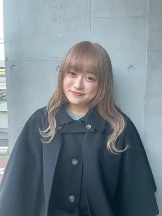 カラー ミルクティーベージュ ブリーチ🖤サヤカのヘアスタイル