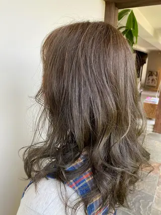 ミディアム reFREO所属・ダメージレスカラー 髪質改善reFREOのヘアスタイル