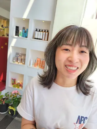 ミディアム 遠藤 史秋のヘアスタイル