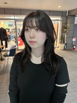 ミディアム ally hairsalon所属・Emi .のヘアスタイル