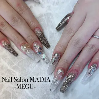 ネイル MADIA藤沢所属・MADIA MEGUのネイルデザイン