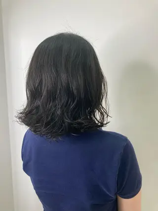 ミディアム パーマ 沢登 穂乃香のヘアスタイル