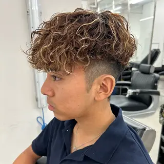 カラー パーマ メンズ 安達 脩人のヘアスタイル