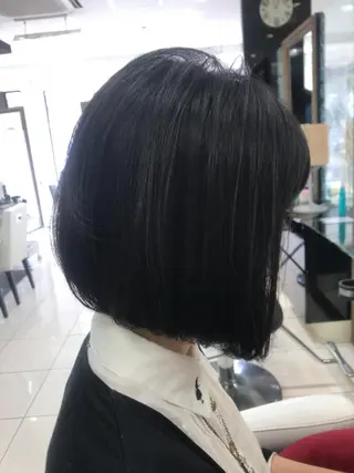 ミディアム 米良 志織のヘアスタイル