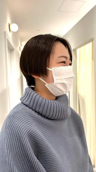 ショート オリーブベージュ/ ブリーチなし透明感のヘアスタイル