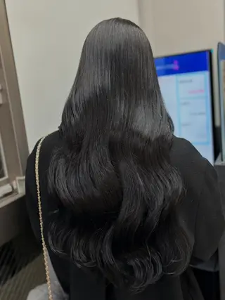 カラー Sakuraෆ˚* 艶カラー×まつパ💖のヘアスタイル