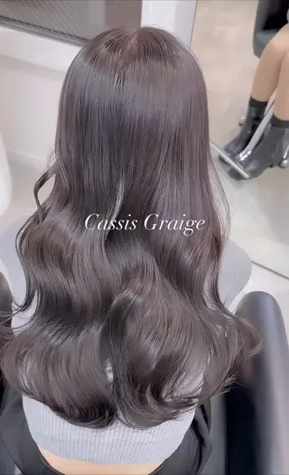ロング 𝑦𝑢𝑟𝑖𝑎 MIRAのヘアスタイル