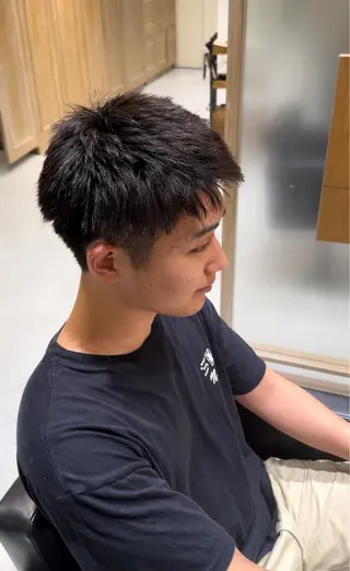 メンズ 透明感カラー/顔周り カット/レイヤーにかのヘアスタイル