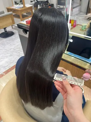 ロング 吉田 沙羅のヘアスタイル