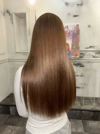 ロング カラー comeghead 琴音のヘアスタイル