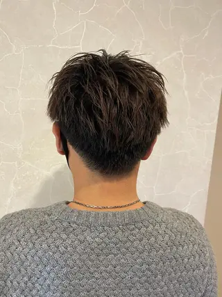 メンズ 濱田輝レイヤー 韓国風 ハイトーンのヘアスタイル