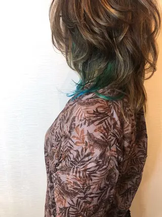 ミディアム カラー 平川 友希子のヘアスタイル