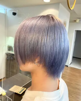 ショート カラー ANKH CROSS 新宿店所属・色ムラ修正の神様 新宿ハイトーンかすみのヘアスタイル