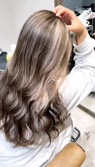 ロング Lond jeloud （ロンドジュルード）所属・似合わせカットカラー Nanami♡のヘアスタイル
