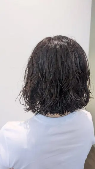 ミディアム パーマ リムヘアーズボウグループ所属・rim. reinaのヘアスタイル
