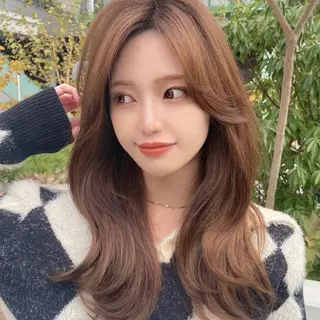 セミロング カラー パーマ モテ髪×トレンド💕 小顔レイヤー 金井のヘアスタイル