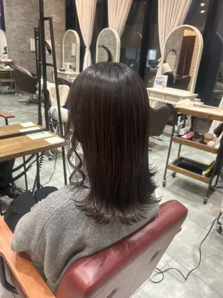ミディアム La Bless 大阪梅田所属・梅田 ミディアム ショートYUKINOのヘアスタイル