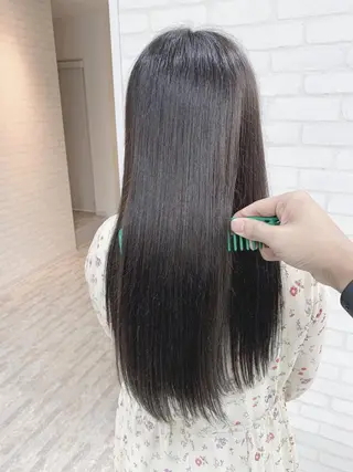 ロング 髪質改善 上品艶感カラーのヘアスタイル