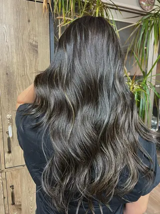 ロング カラー SALOWIN横浜suite店所属・🌷かわばた めい🌷のヘアスタイル